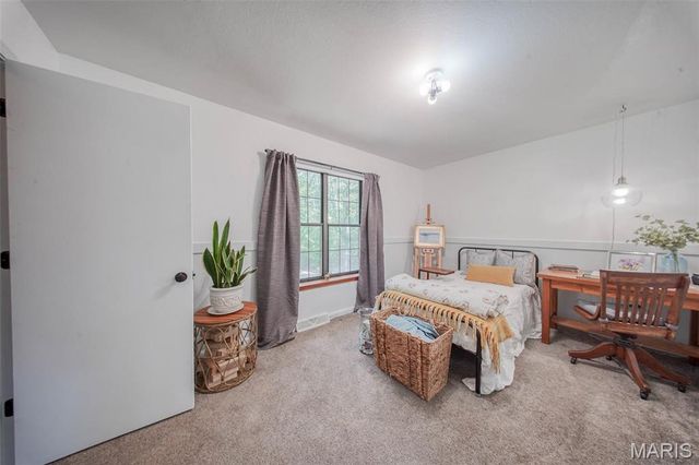 18211 Deer Run Lane, St James, MO 65559