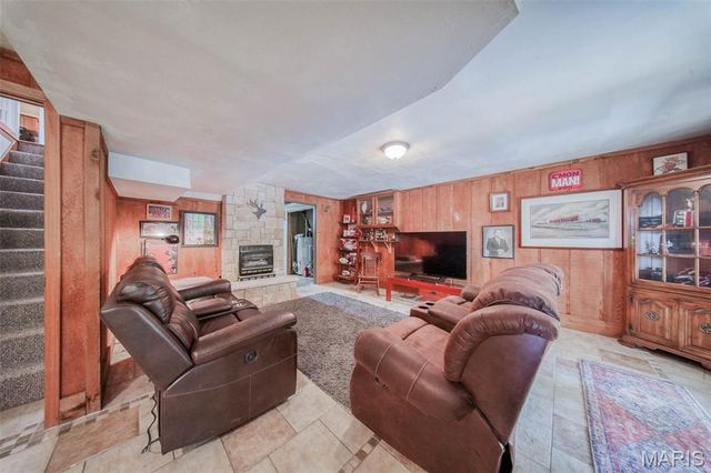 18211 Deer Run Lane, St James, MO 65559