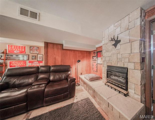 18211 Deer Run Lane, St James, MO 65559