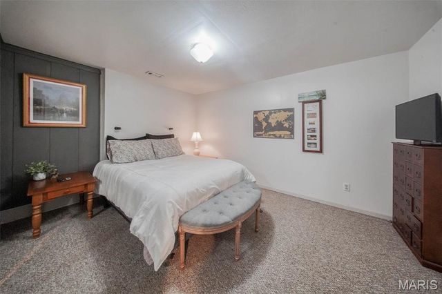 18211 Deer Run Lane, St James, MO 65559