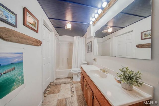 18211 Deer Run Lane, St James, MO 65559