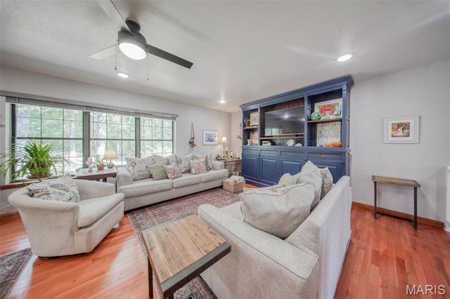 18211 Deer Run Lane, St James, MO 65559