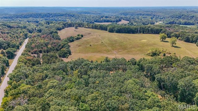 18211 Deer Run Lane, St James, MO 65559