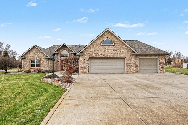 210 Windy Oak Drive, Hebron, IN 46341