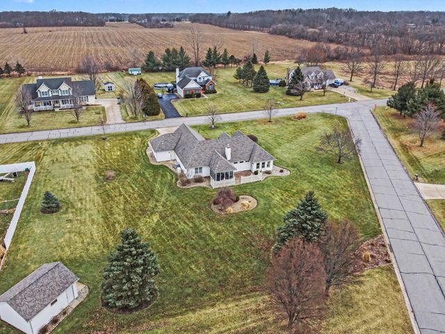 210 Windy Oak Drive, Hebron, IN 46341