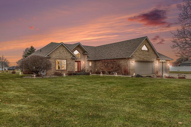 210 Windy Oak Drive, Hebron, IN 46341