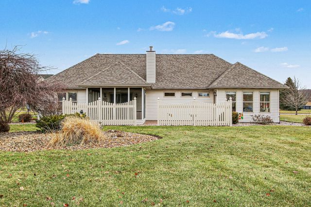 210 Windy Oak Drive, Hebron, IN 46341