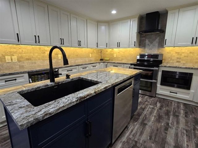 30405 Oak Grove Road, Paola, KS 66071