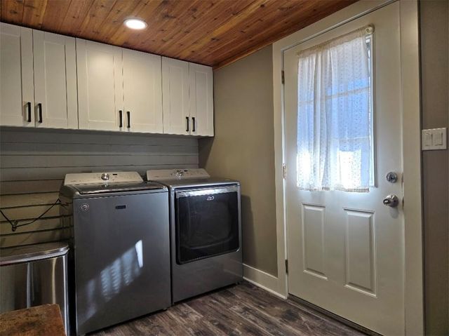 30405 Oak Grove Road, Paola, KS 66071