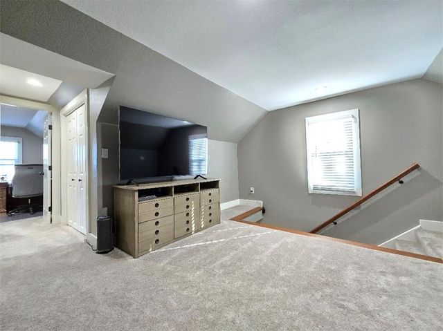 30405 Oak Grove Road, Paola, KS 66071