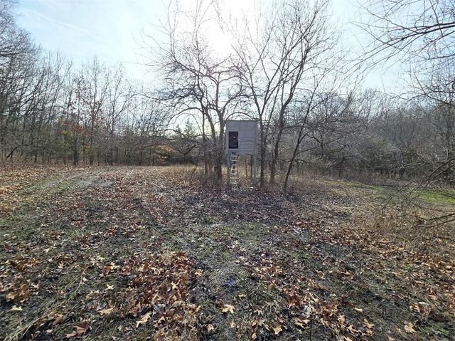 30405 Oak Grove Road, Paola, KS 66071