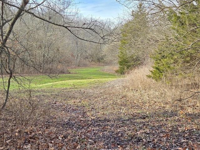 30405 Oak Grove Road, Paola, KS 66071