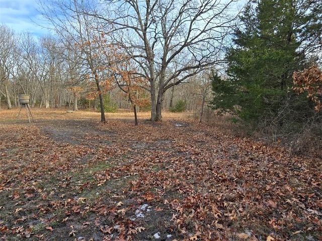 30405 Oak Grove Road, Paola, KS 66071