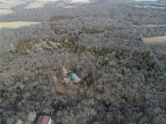 30405 Oak Grove Road, Paola, KS 66071