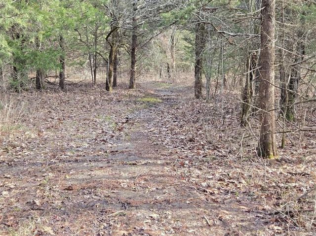 30405 Oak Grove Road, Paola, KS 66071