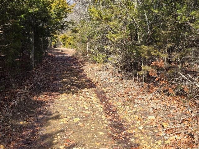 30405 Oak Grove Road, Paola, KS 66071