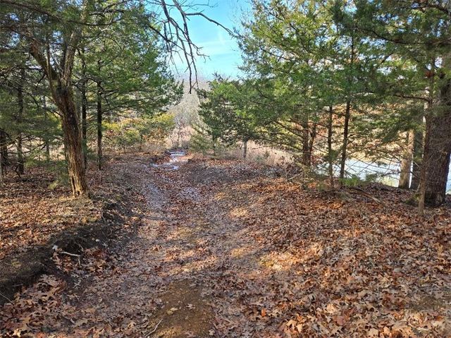 30405 Oak Grove Road, Paola, KS 66071