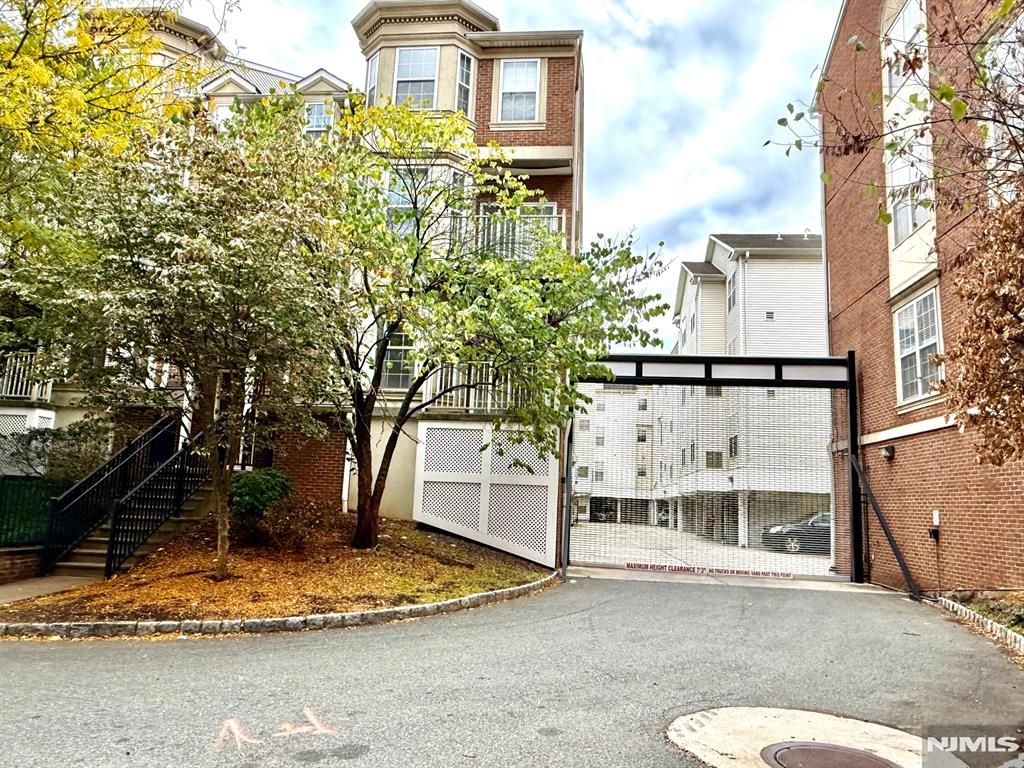 201 DEY Street 126, Harrison, NJ 07029