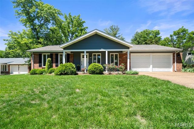 1437 Sunnytree Lane, Ballwin, MO 63021