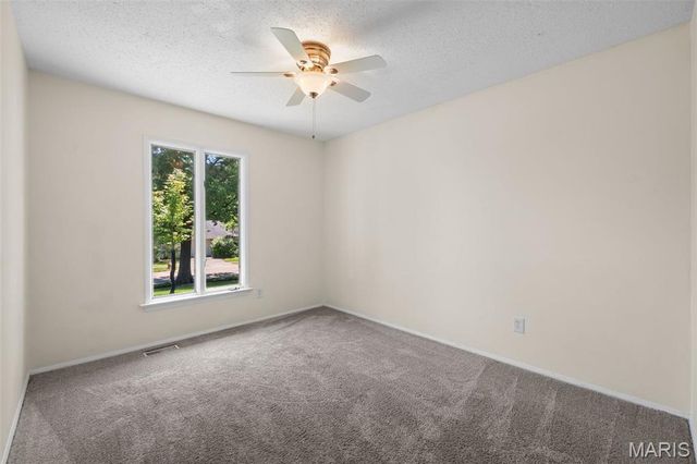 1437 Sunnytree Lane, Ballwin, MO 63021