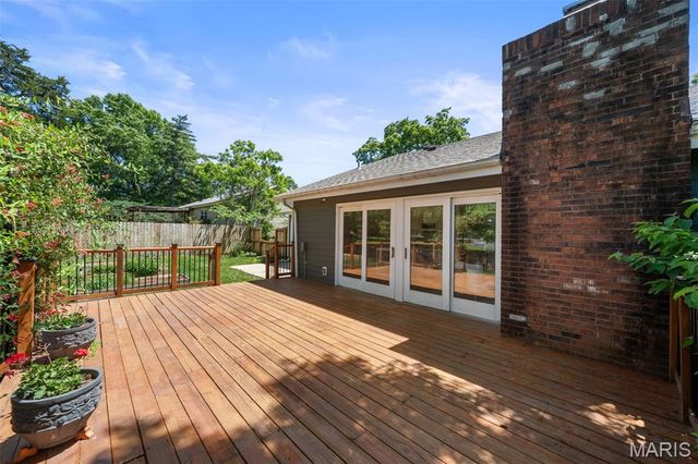 1437 Sunnytree Lane, Ballwin, MO 63021