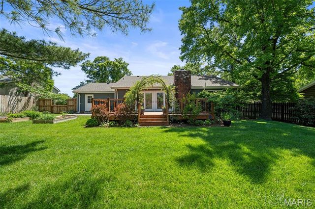 1437 Sunnytree Lane, Ballwin, MO 63021