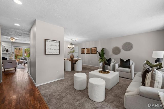 1437 Sunnytree Lane, Ballwin, MO 63021