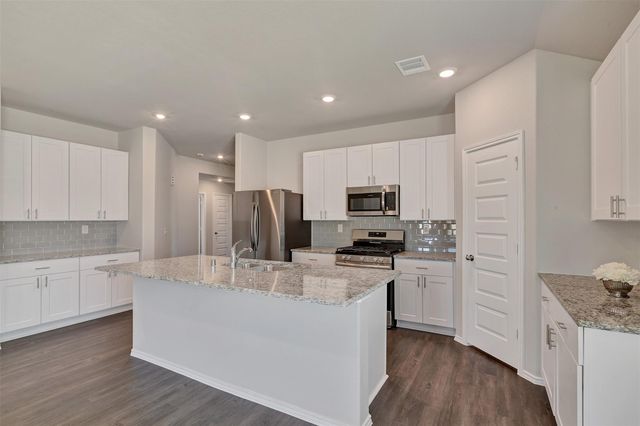 261 Gallant Front Trail, Magnolia, TX 77354