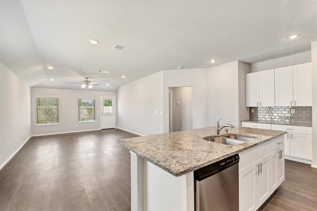 261 Gallant Front Trail, Magnolia, TX 77354