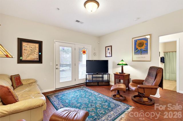 202 Brickton Village Circle 201, Fletcher, NC 28732