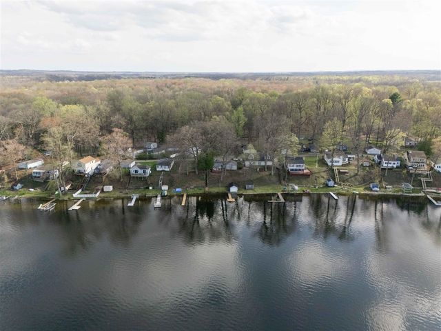 15899 Lakeview Drive, Buchanan, MI 49107