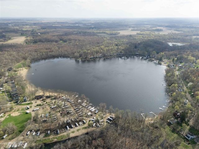 15899 Lakeview Drive, Buchanan, MI 49107
