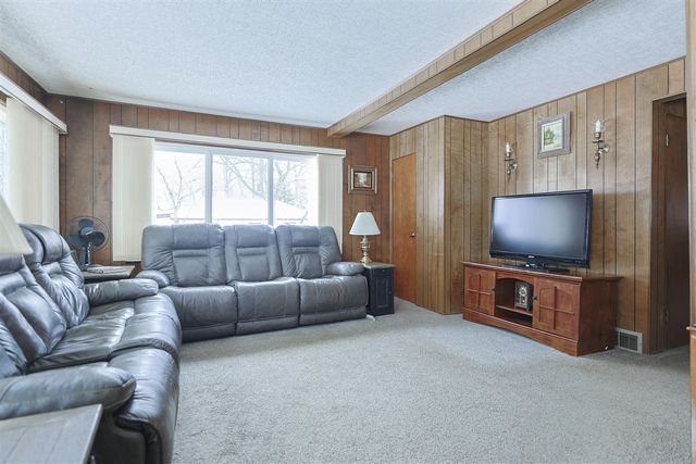 15899 Lakeview Drive, Buchanan, MI 49107