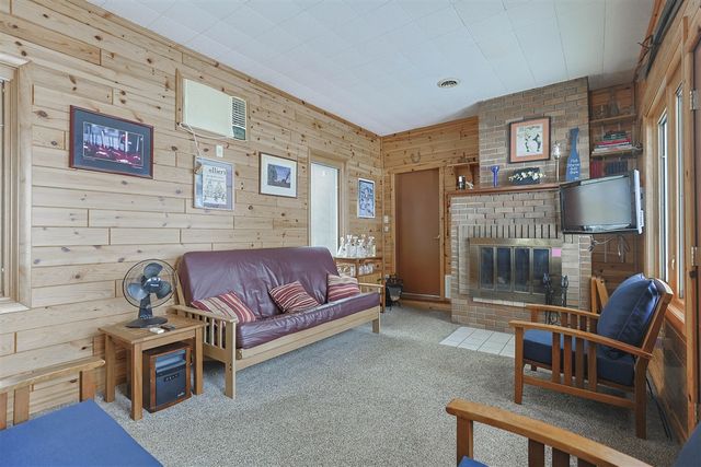 15899 Lakeview Drive, Buchanan, MI 49107