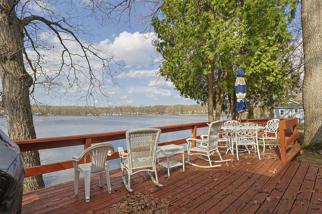 15899 Lakeview Drive, Buchanan, MI 49107