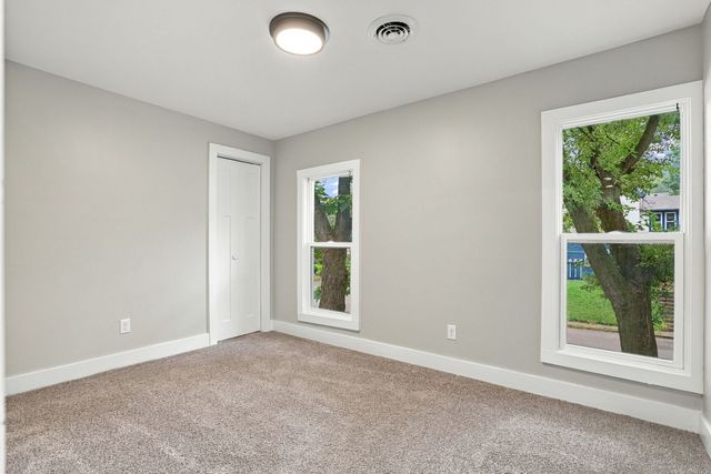 1152 E 13th Street, Davenport, IA 52803