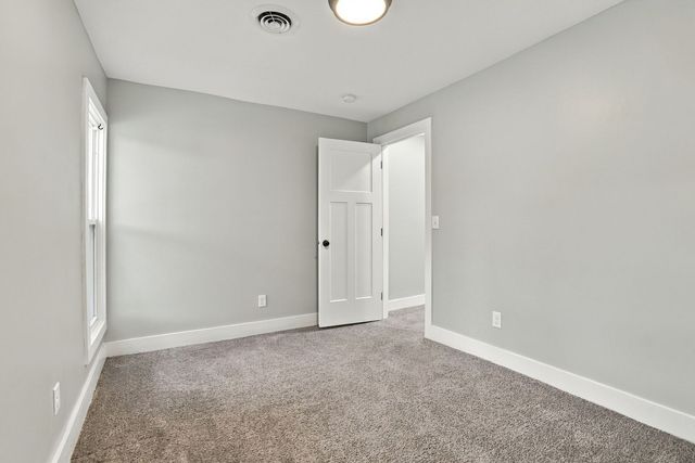1152 E 13th Street, Davenport, IA 52803