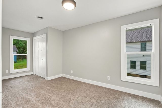 1152 E 13th Street, Davenport, IA 52803