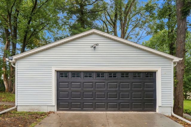 1152 E 13th Street, Davenport, IA 52803