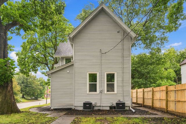 1152 E 13th Street, Davenport, IA 52803