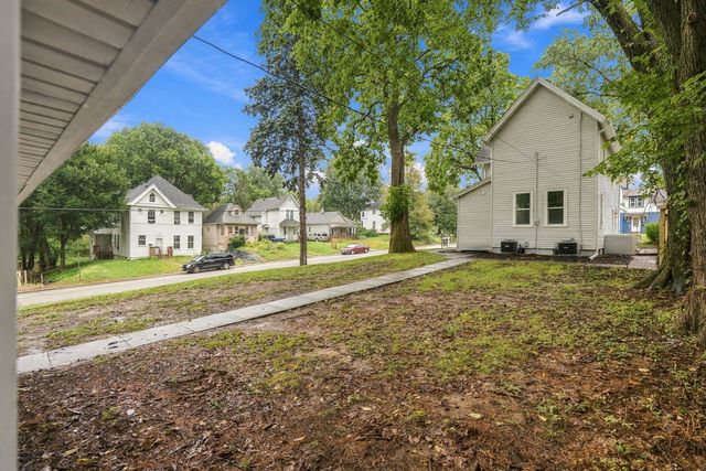 1152 E 13th Street, Davenport, IA 52803