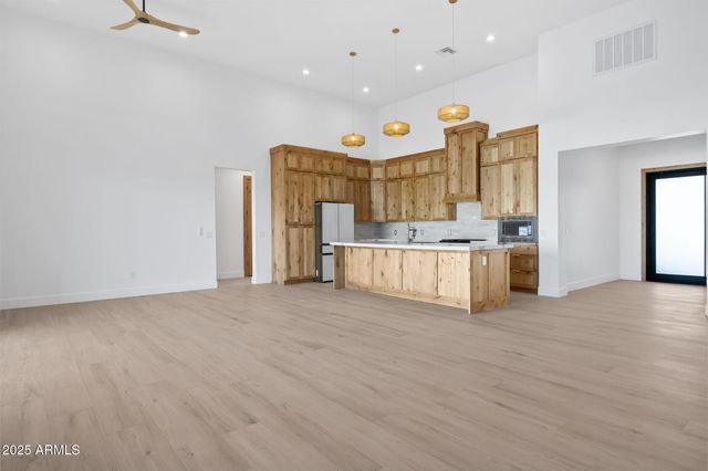 3300 N Old Stagecoach Road, Wickenburg, AZ 85390