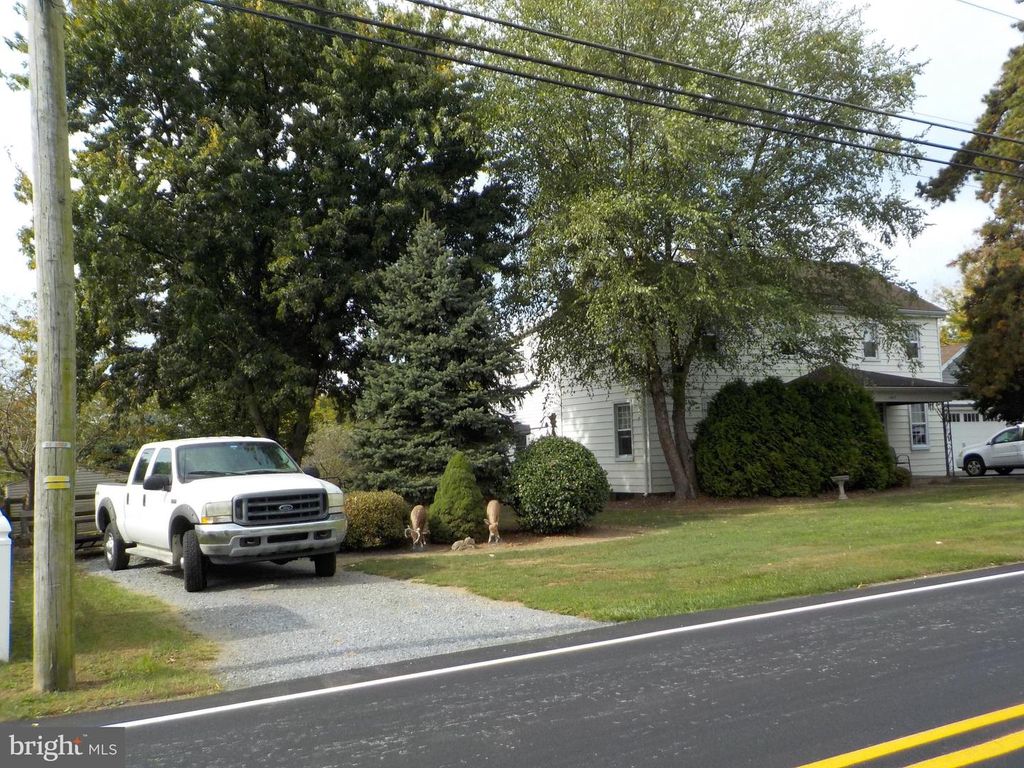 1443 SHUMAKER RD, Manheim, PA 17545
