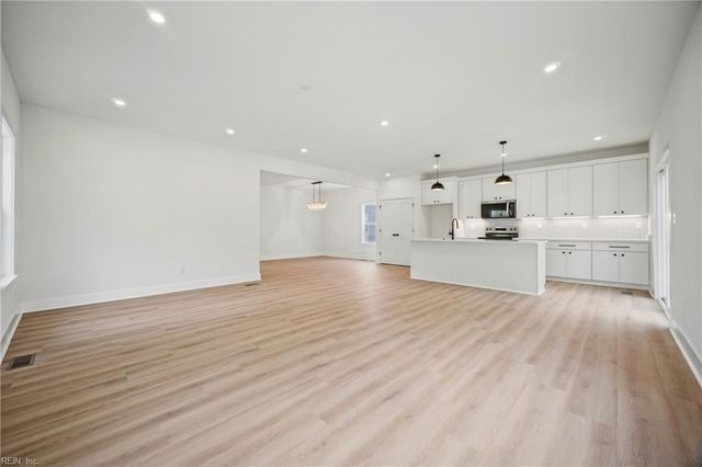 229 La Salle AVE, Hampton, VA 23661