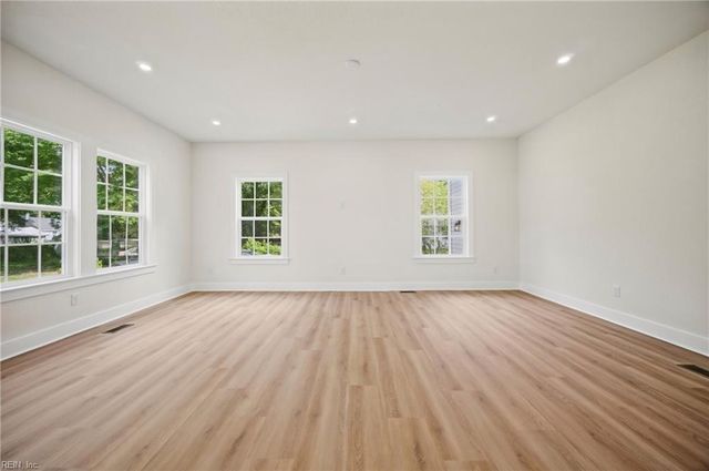 229 La Salle AVE, Hampton, VA 23661