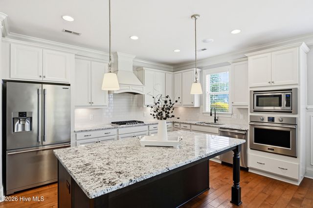 9385 Fallen Pear Lane NE, Leland, NC 28451