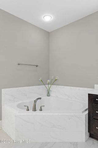 9385 Fallen Pear Lane NE, Leland, NC 28451