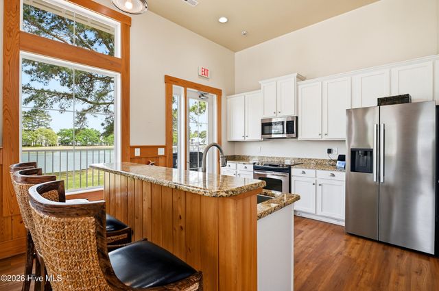 9385 Fallen Pear Lane NE, Leland, NC 28451