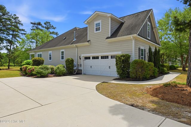 9385 Fallen Pear Lane NE, Leland, NC 28451