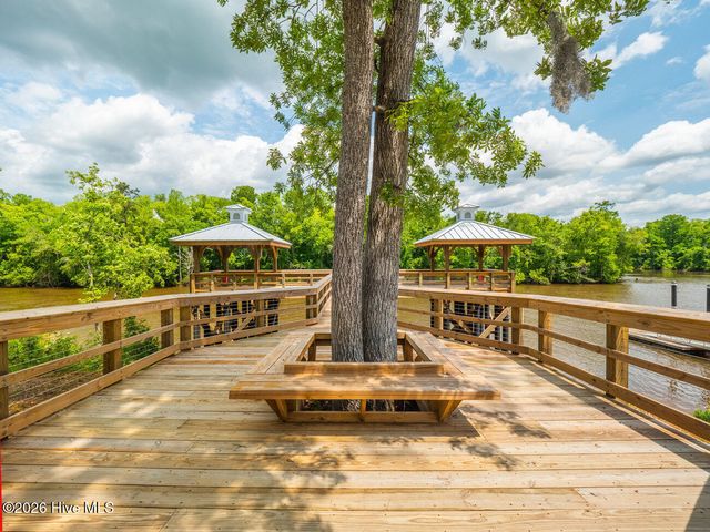 9385 Fallen Pear Lane NE, Leland, NC 28451